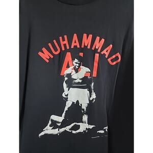 Mohamed ali , short sleeve black t shirt , extra large